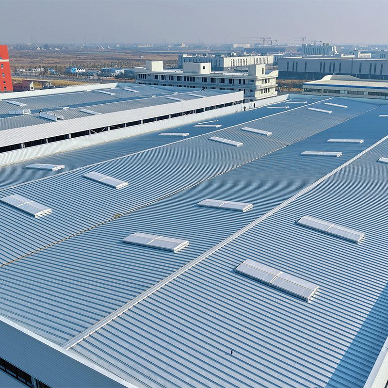 فتحة سقف مثلثة لتهوية الدخان